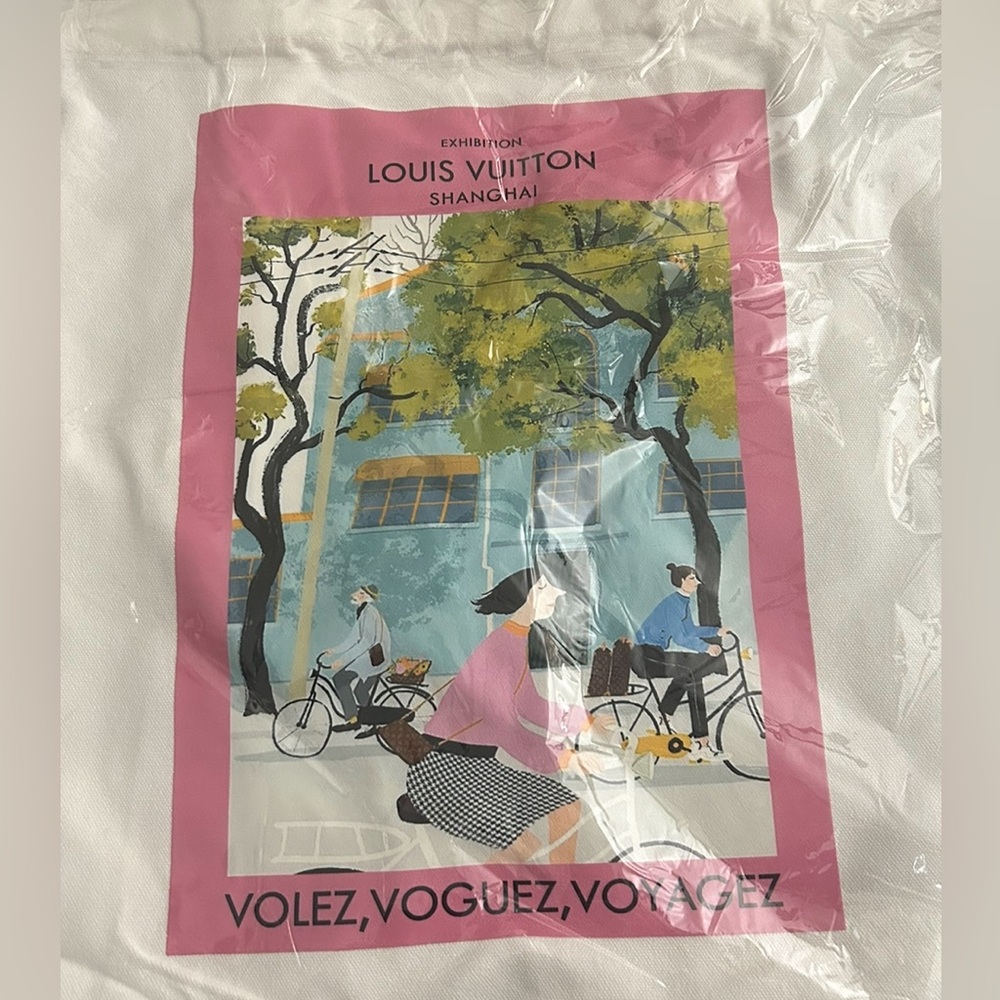 Louis Vuitton Shanghai Exhibition Museum Tote Bag- Limited Edition - Picture 5 of 7